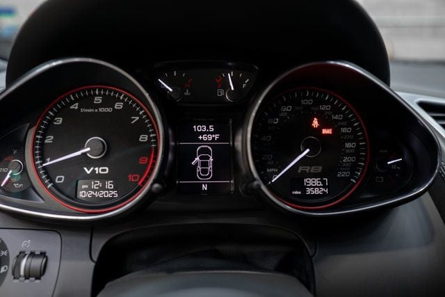 2011 Audi R8 2dr Coupe Automatic quattro 5.2L - 22935229 - 11