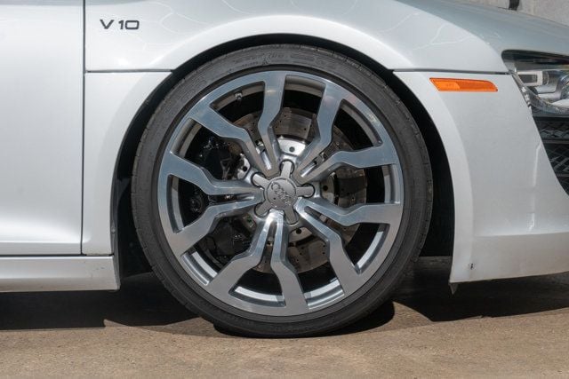 2011 Audi R8 2dr Coupe Automatic quattro 5.2L - 22935229 - 43