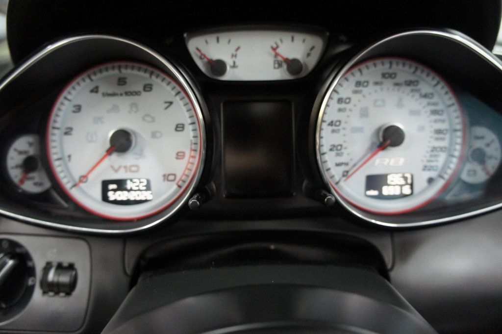 2011 Audi R8 Spyder V10 5.2L Spyder - 23022315 - 23