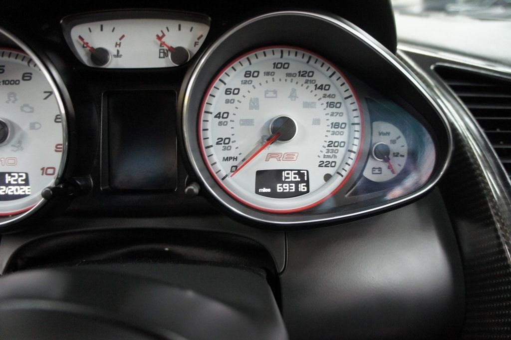 2011 Audi R8 Spyder V10 5.2L Spyder - 23022315 - 24
