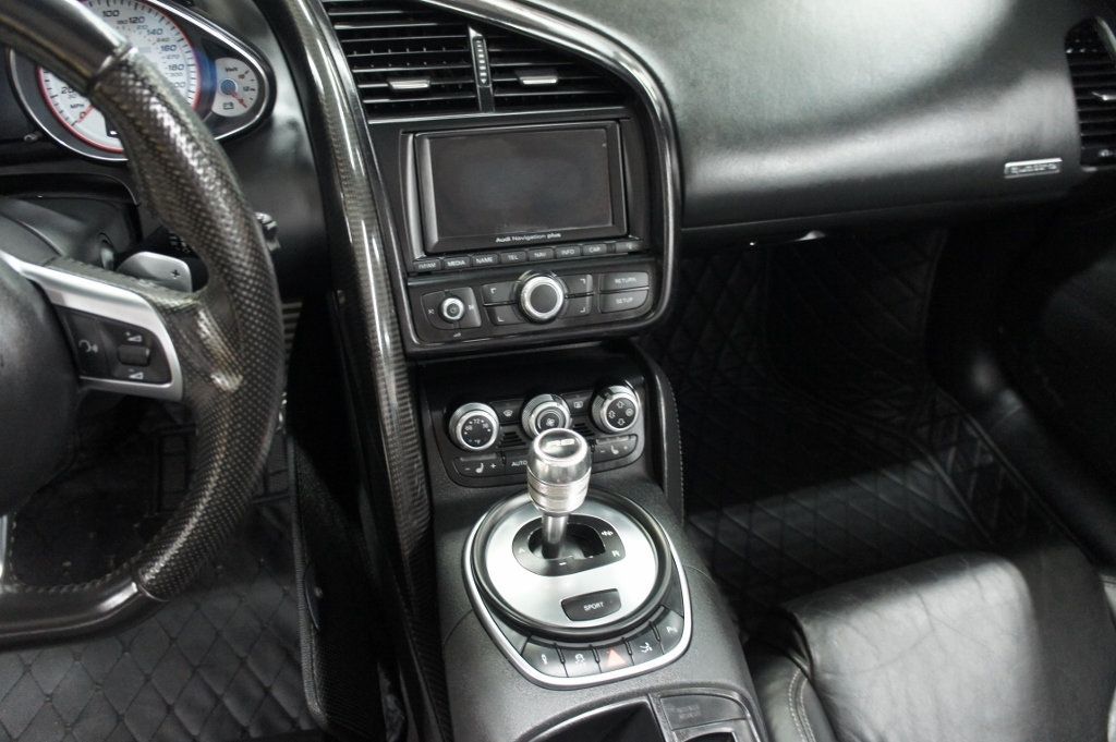 2011 Audi R8 Spyder V10 5.2L Spyder - 23022315 - 26