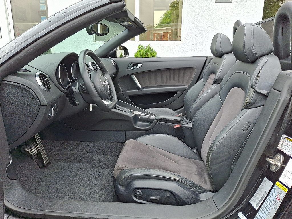 2011 Audi TT Roadster Quattro Premium photo 11