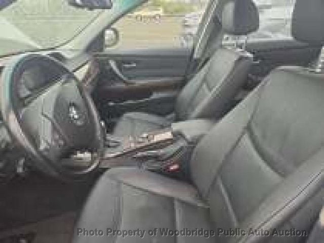 2011 BMW 3 Series 328i - 22926174 - 10