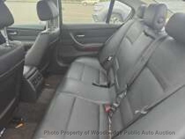 2011 BMW 3 Series 328i - 22926174 - 11