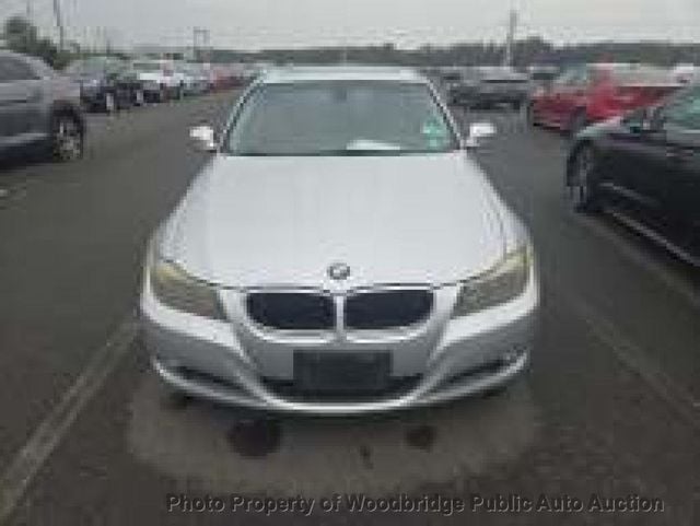 2011 BMW 3 Series 328i - 22926174 - 4