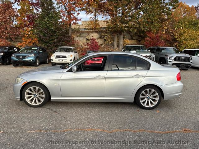2011 BMW 3 Series 328i - 22940870 - 4