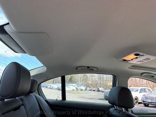 2011 BMW 3 Series 328i - 23006152 - 11