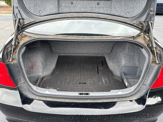 2011 BMW 3 Series 328i - 23071637 - 9