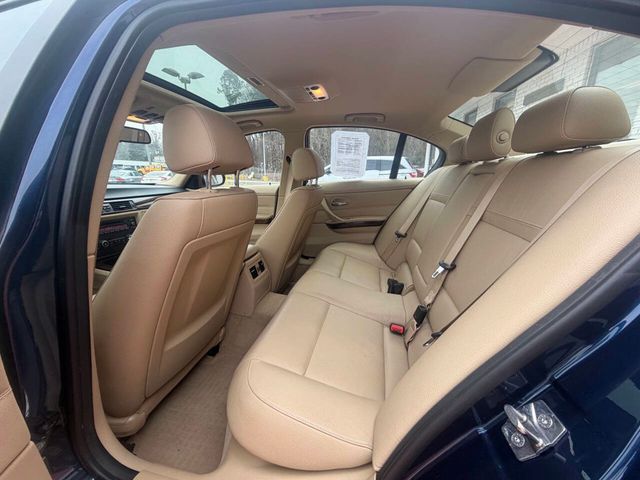 2011 BMW 3 Series 328i - 22979260 - 9