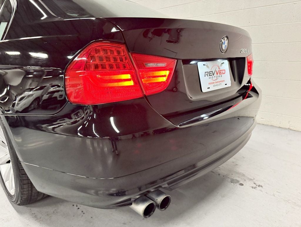 2011 BMW 3 Series 328i - 22703099 - 11