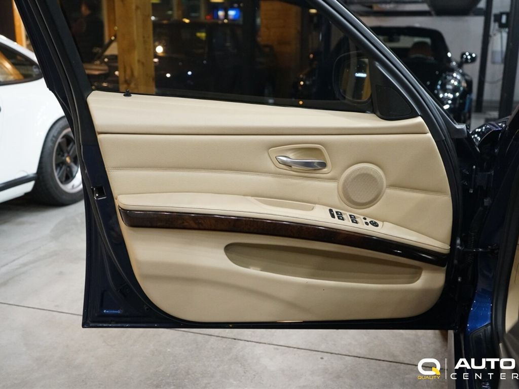 2011 BMW 3 Series 328i - 22959631 - 9