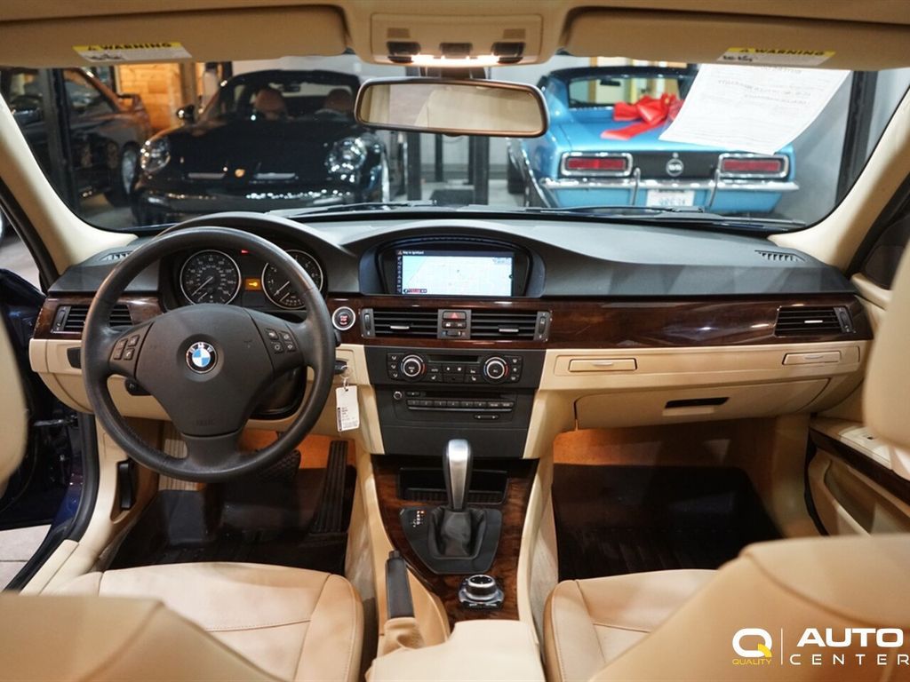 2011 BMW 3 Series 328i - 22959631 - 13