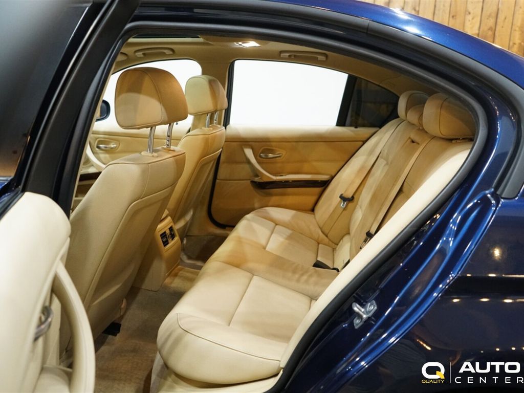 2011 BMW 3 Series 328i - 22959631 - 24