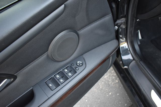 2011 BMW 3 Series 328i - 23037223 - 21