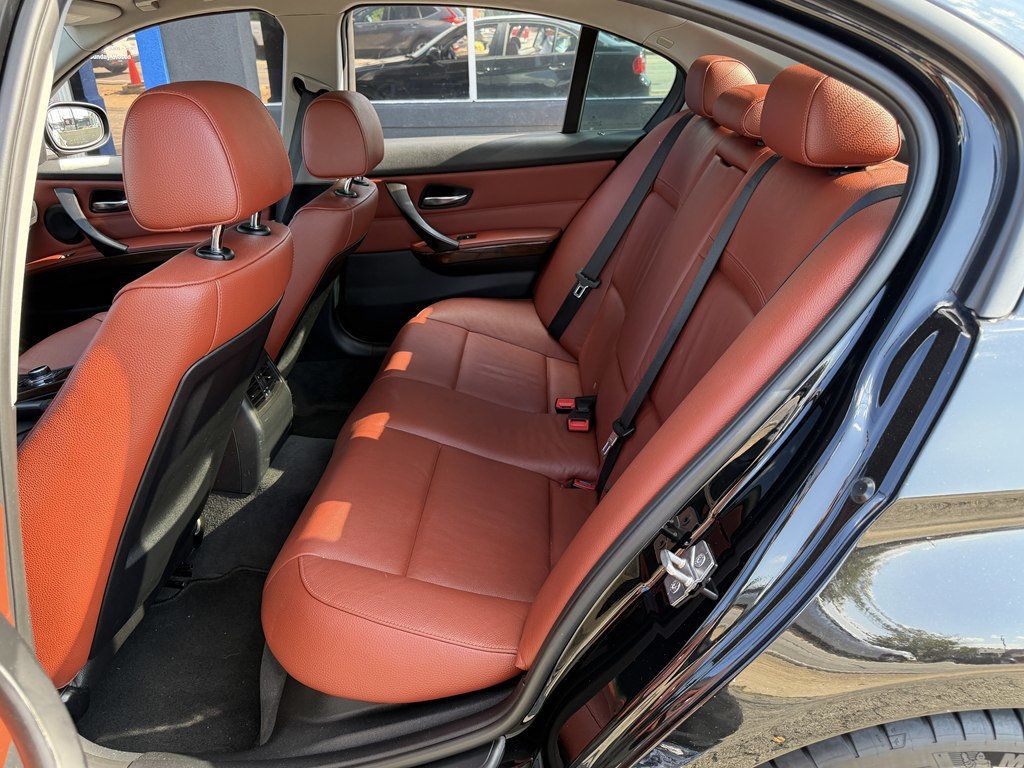 2011 BMW 3 Series 328i - 23074396 - 19