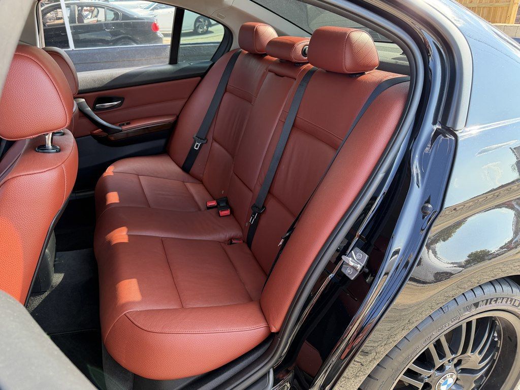 2011 BMW 3 Series 328i - 23074396 - 20