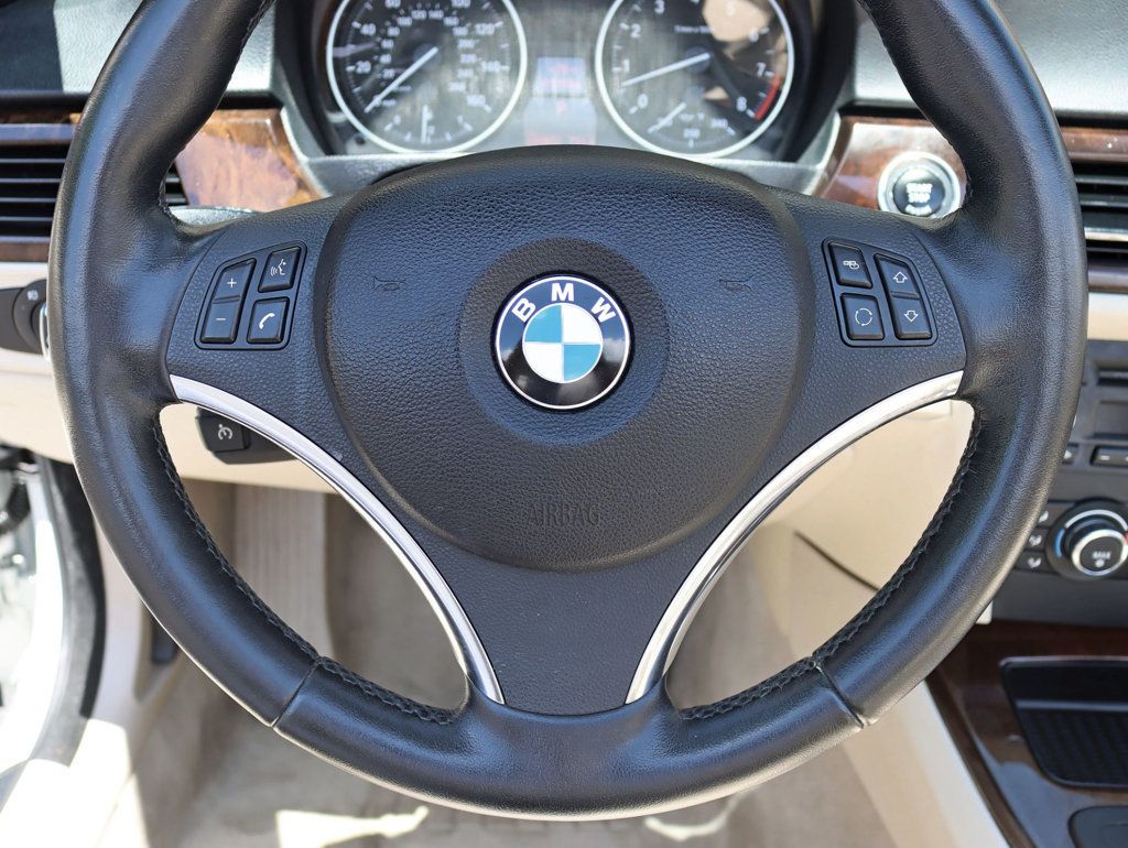 2011 BMW 3 Series 328i Premium Hardtop Convertible - 23038245 - 12