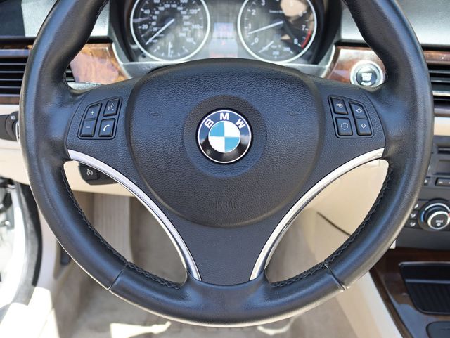 2011 BMW 3 Series 328i Premium Hardtop Convertible - 23038245 - 12