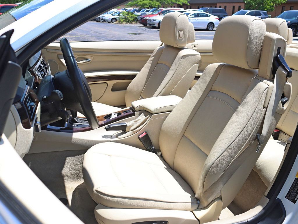 2011 BMW 3 Series 328i Premium Hardtop Convertible - 23038245 - 16