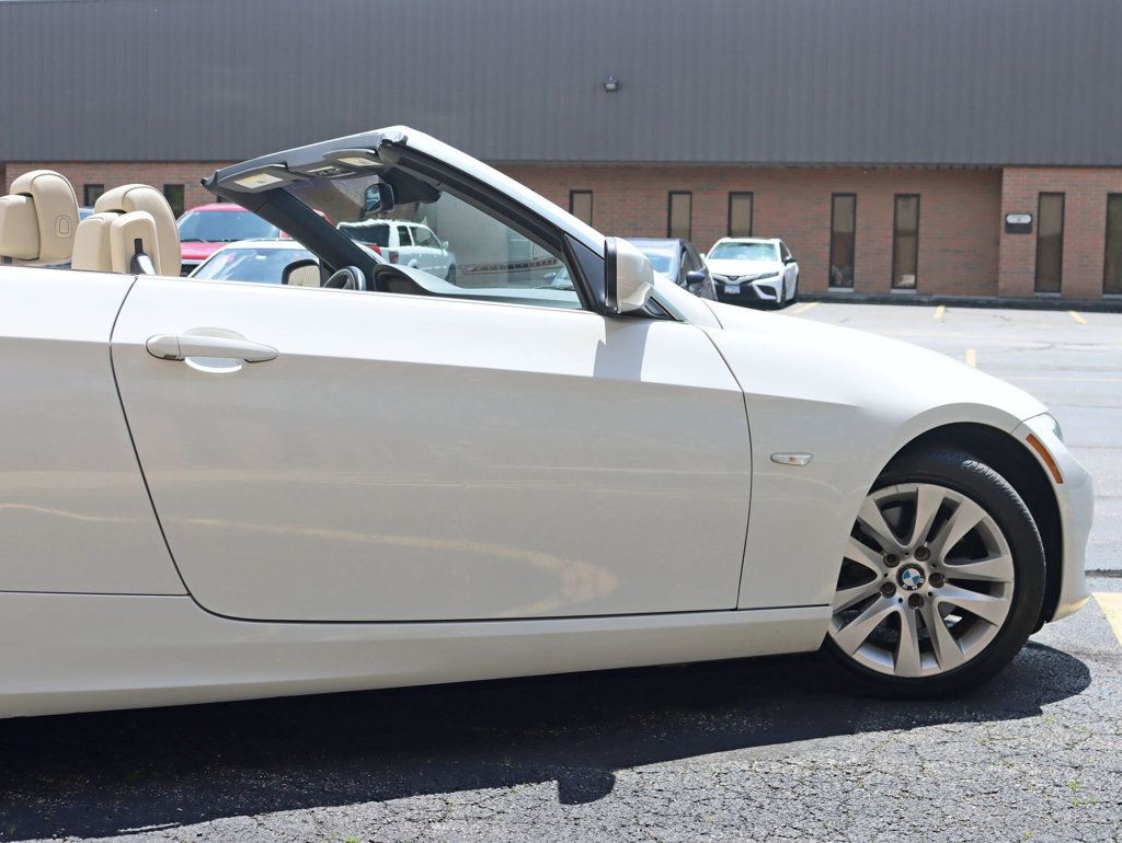 2011 BMW 3 Series 328i Premium Hardtop Convertible - 23038245 - 4