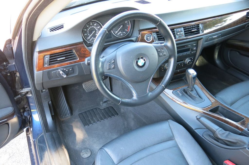 2011 BMW 3 Series 328i xDrive - 21580596 - 10