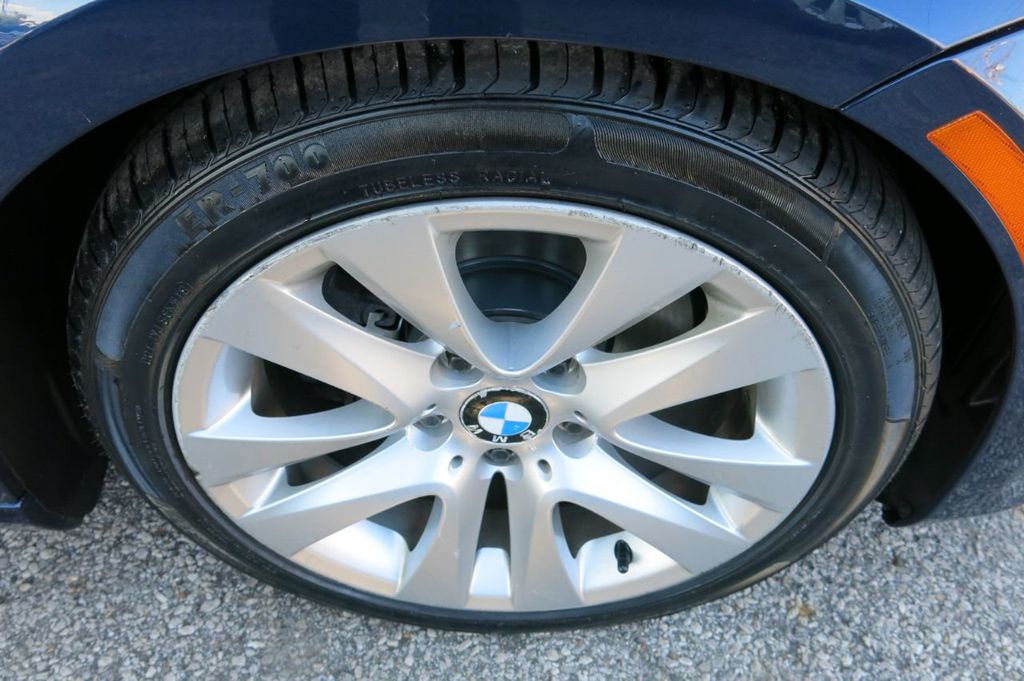 2011 BMW 3 Series 328i xDrive - 21580596 - 31