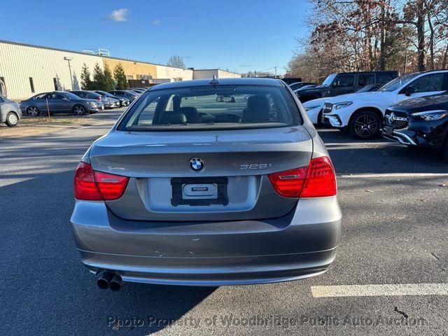 2011 BMW 3 Series 328i xDrive - 22704041 - 3