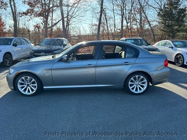 2011 BMW 3 Series 328i xDrive - 22704041 - 4