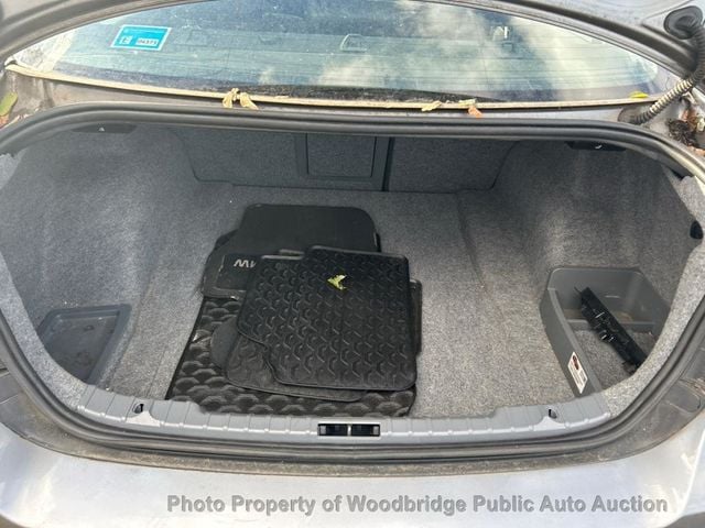 2011 BMW 3 Series 328i xDrive - 22945447 - 12