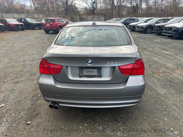 2011 BMW 3 Series 328i xDrive - 22945447 - 3