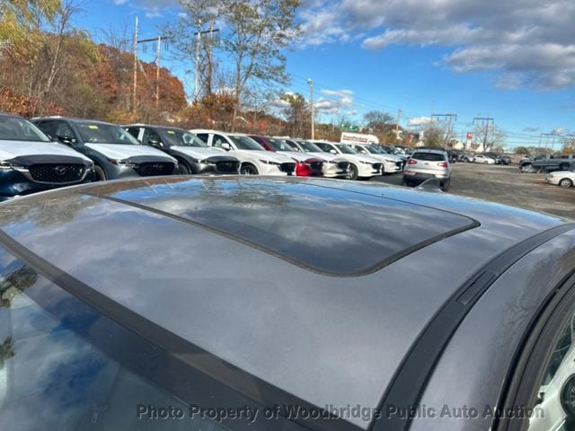 2011 BMW 3 Series 328i xDrive - 22945447 - 5