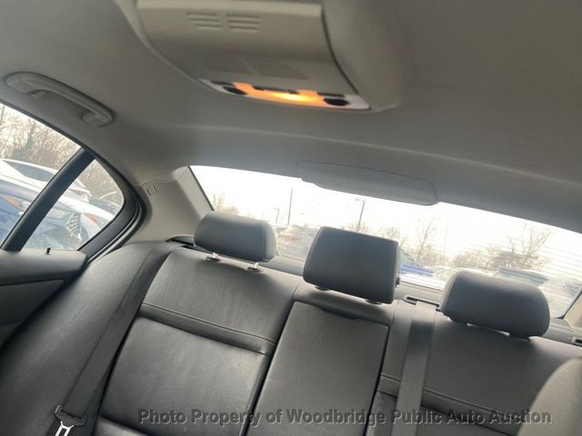 2011 BMW 3 Series 328i xDrive - 22988642 - 9