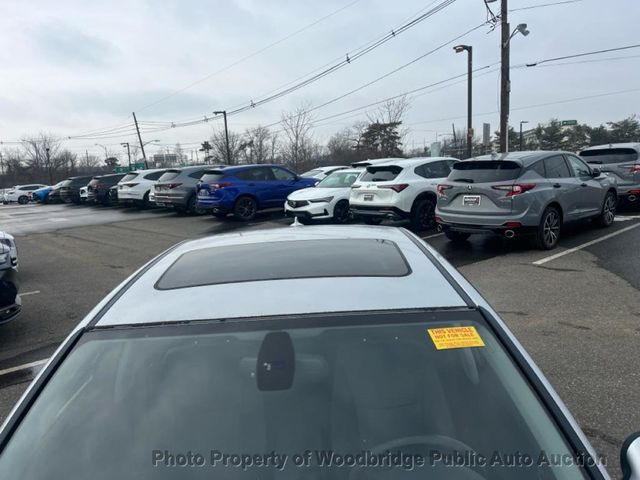 2011 BMW 3 Series 328i xDrive - 22988642 - 4