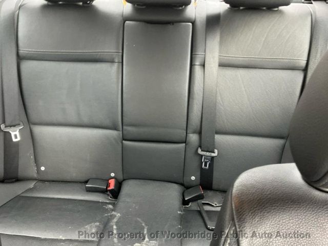 2011 BMW 3 Series 328i xDrive - 22991175 - 10