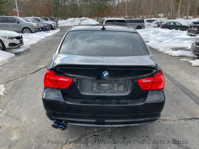 2011 BMW 3 Series 328i xDrive - 22991175 - 3