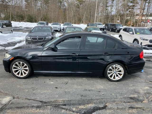 2011 BMW 3 Series 328i xDrive - 22991175 - 4