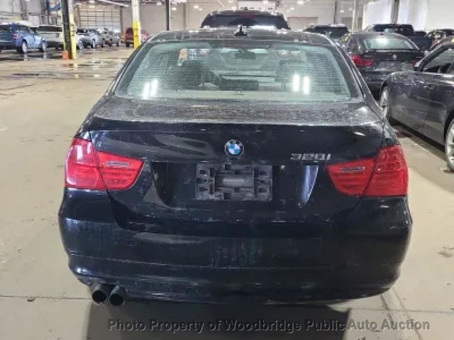 2011 BMW 3 Series 328i xDrive - 22991844 - 4