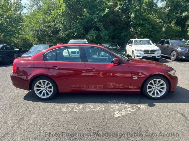 2011 BMW 3 Series 328i xDrive - 23053564 - 1