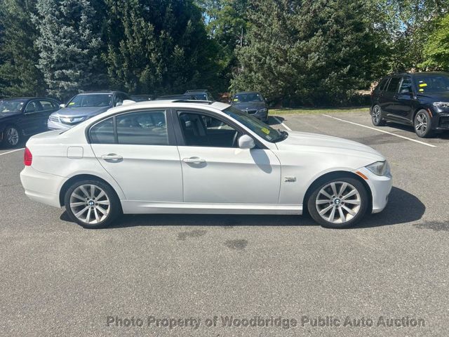 2011 BMW 3 Series 328i xDrive - 23083102 - 2