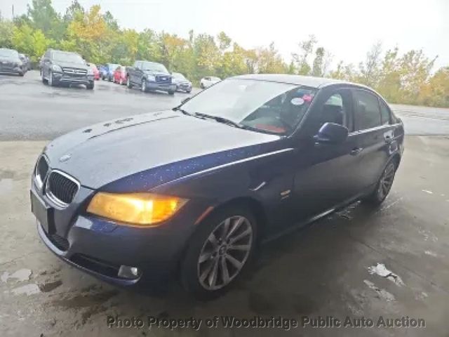 2011 BMW 3 Series 328i xDrive - 23093050 - 3