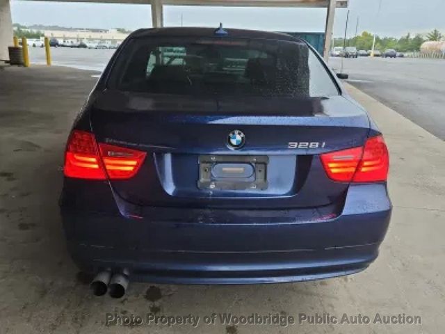 2011 BMW 3 Series 328i xDrive - 23093050 - 7