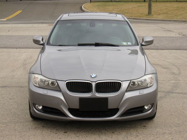 2011 BMW 3 Series 328i xDrive - 22972094 - 4
