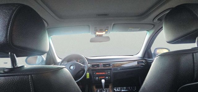 2011 BMW 3 Series 328i xDrive - 22988619 - 8