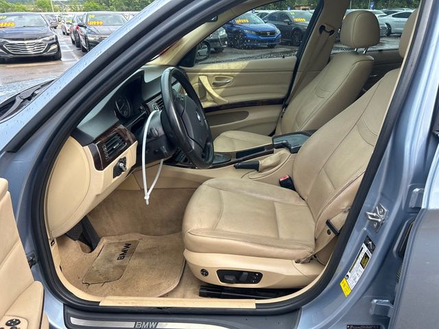 2011 BMW 3 Series 328i xDrive - 23042376 - 7