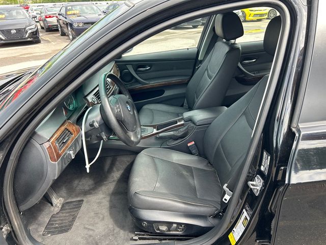 2011 BMW 3 Series 328i xDrive - 23049925 - 7