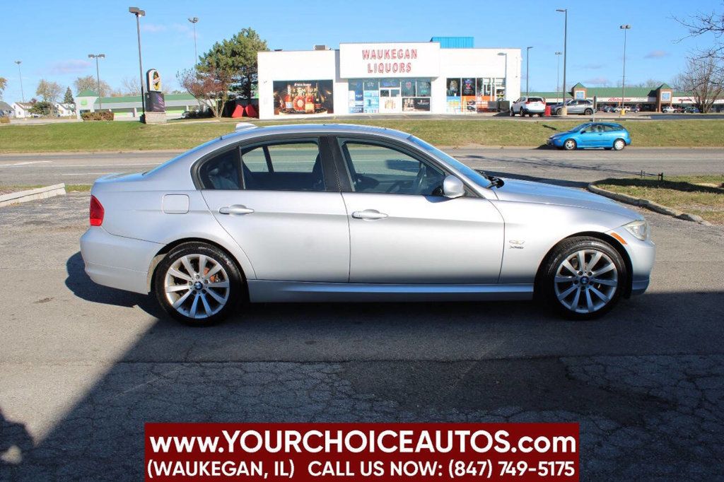 2011 BMW 3 Series 328i xDrive - 22658693 - 3