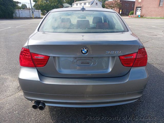 2011 BMW 3 Series 328i xDrive - 22586799 - 8