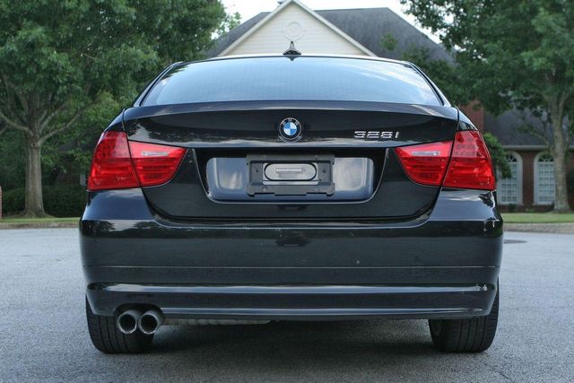 2011 BMW 3 Series 328i xDrive Sedan - 10796108 - 9