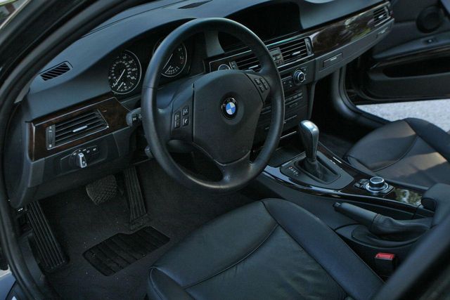 2011 BMW 3 Series 328i xDrive Sedan - 10796108 - 35