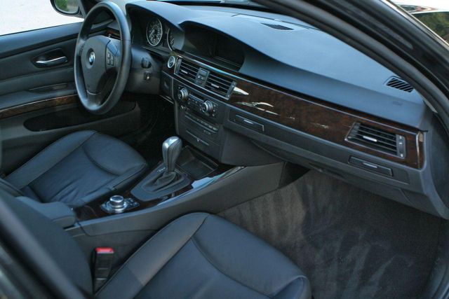 2011 BMW 3 Series 328i xDrive Sedan - 10796108 - 40